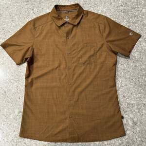 KUHL EUC Men's Persuadr Short Sleeve Button Down Shirt Dark Roast Sz Small